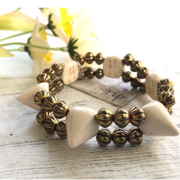 Bracelet With Spikes - Picture 2 of 7